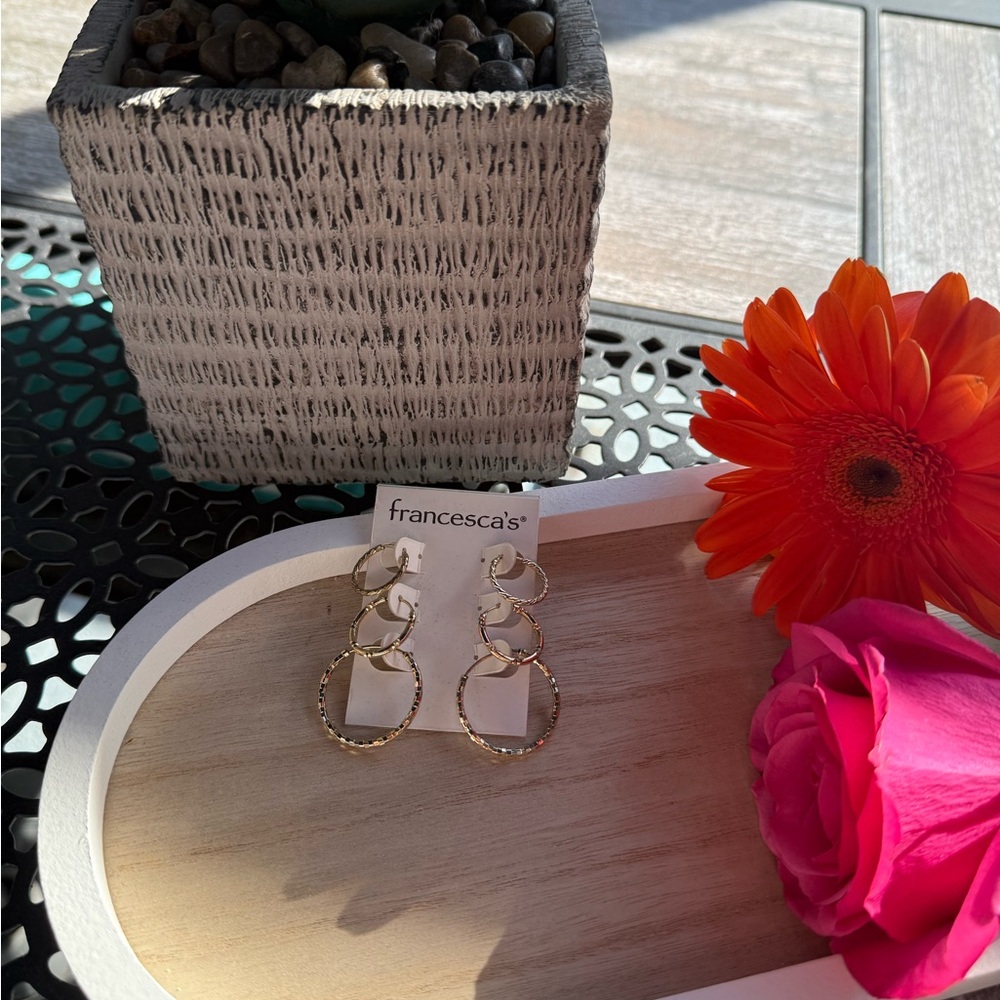 Gold Hoop Set 🤍 - Picture 2 of 2